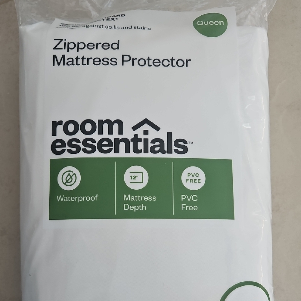 Room Essentials White Waterproof Mattress Cover
